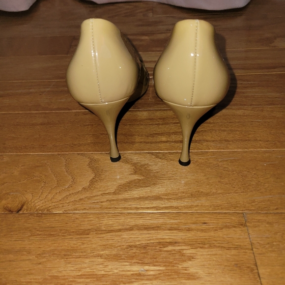 Dolce and Gabbaba pumps - Picture 2 of 6